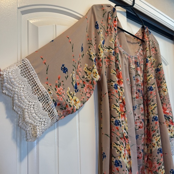 Lace Boho Floral Kimono - Picture 4 of 5